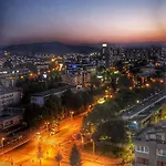 Skyline By Nights & Smiles 아파트